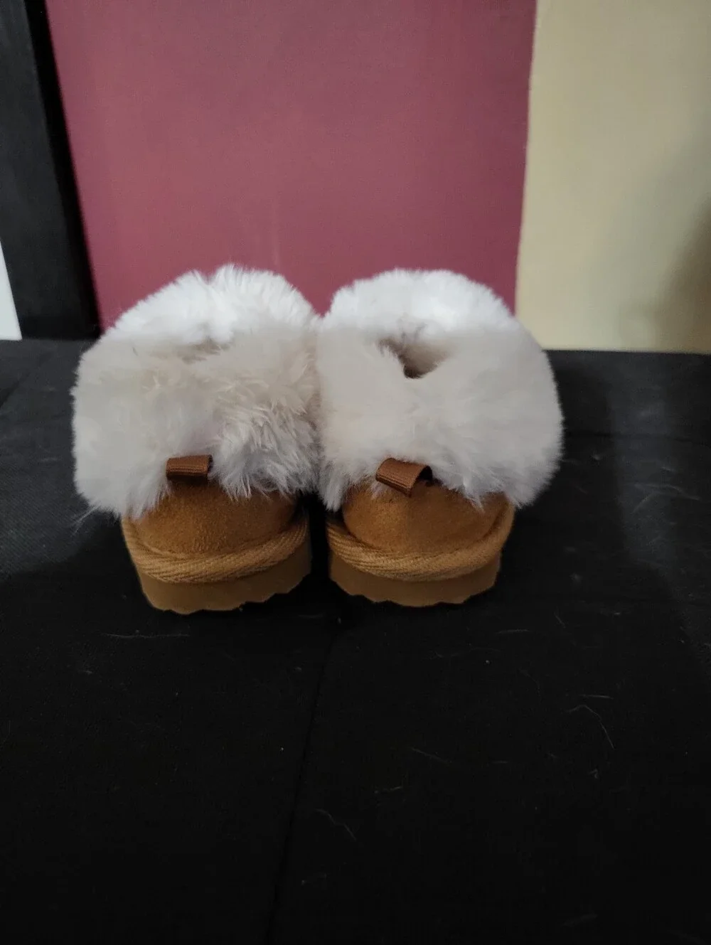 BABY WONDER NATION FURRY BOOTS SZ 2